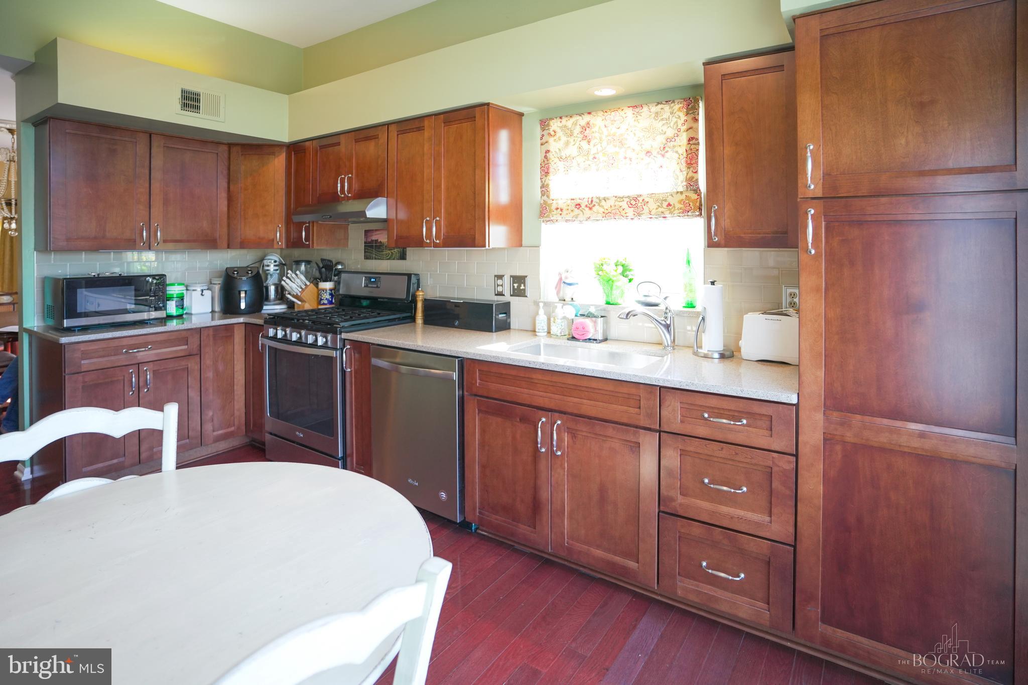 87 North Edgewood Road Bedminster, NJ 07921 - Photo 10 of 28