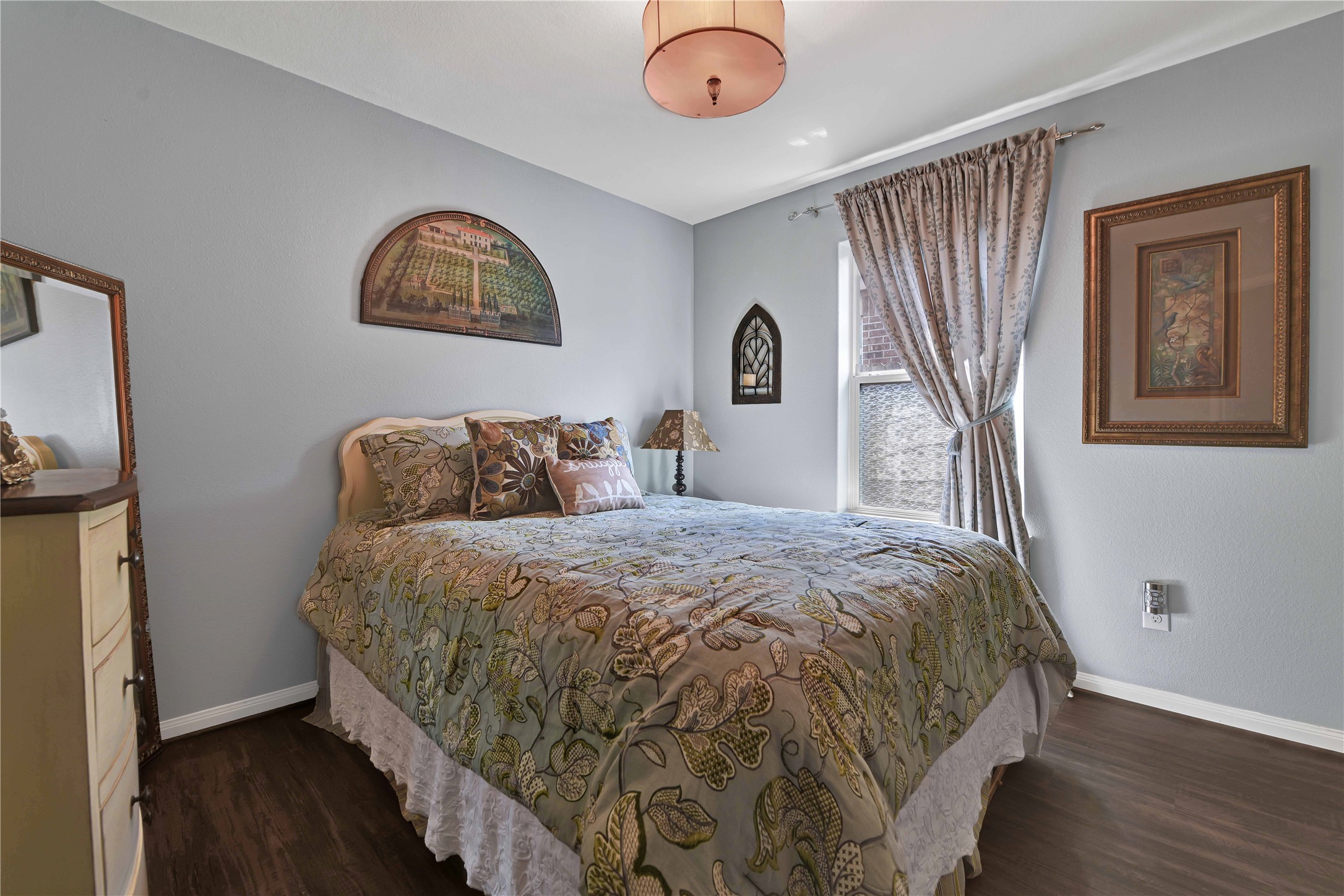 1827 Garnet Breeze Drive Rosharon, TX 77583 - Photo 19 of 23 a bedroom with a bed and a window