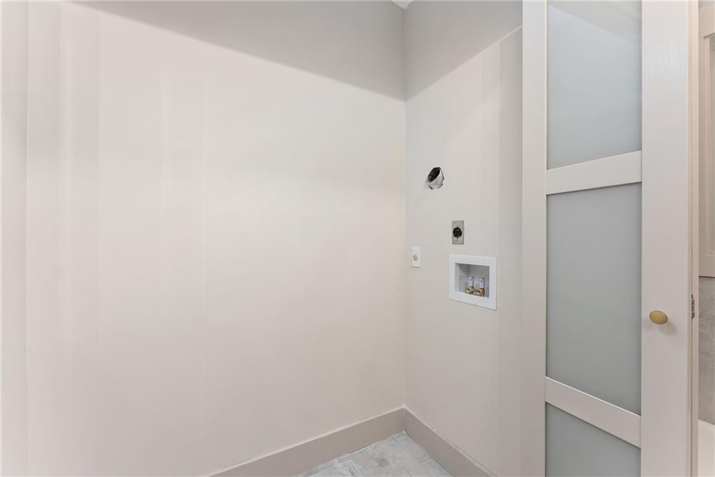 2771 Sherwood Road Southeast Smyrna, GA 30082 - Photo 15 of 40 a view of bathroom