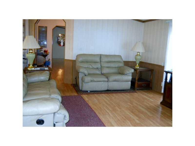 236 Wises Grove Road New Brighton, PA 15066 - Photo 5 of 12 Family Room.