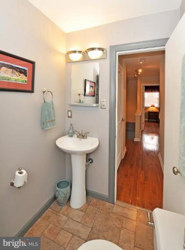 37 West Reed Avenue Alexandria, VA 22305 - Photo 13 of 18 Bath #1