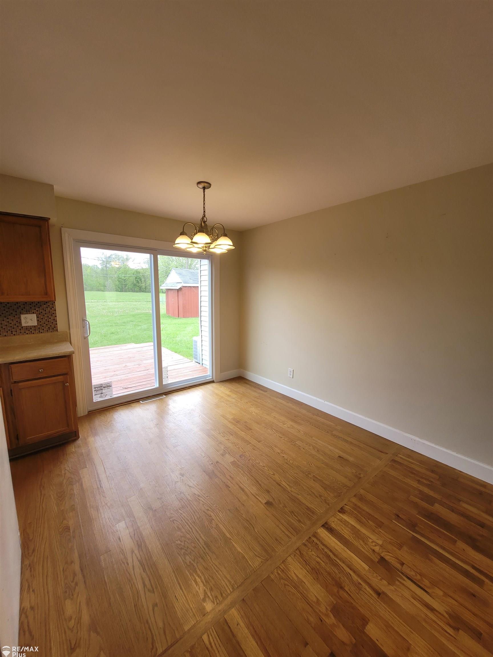 1082 Morris Road Lapeer, MI 48446 - Photo 5 of 36