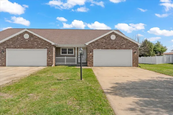 $265,000 | 506 Red Bud Drive, Unit 506, Mahomet, IL 61853