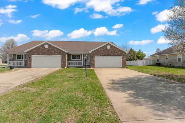 $265,000 | 506 Red Bud Drive, Unit 506, Mahomet, IL 61853