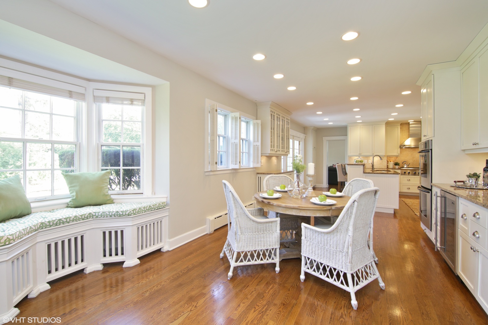 606 Voltz Road Northbrook, IL 60062 - Photo 9 of 30