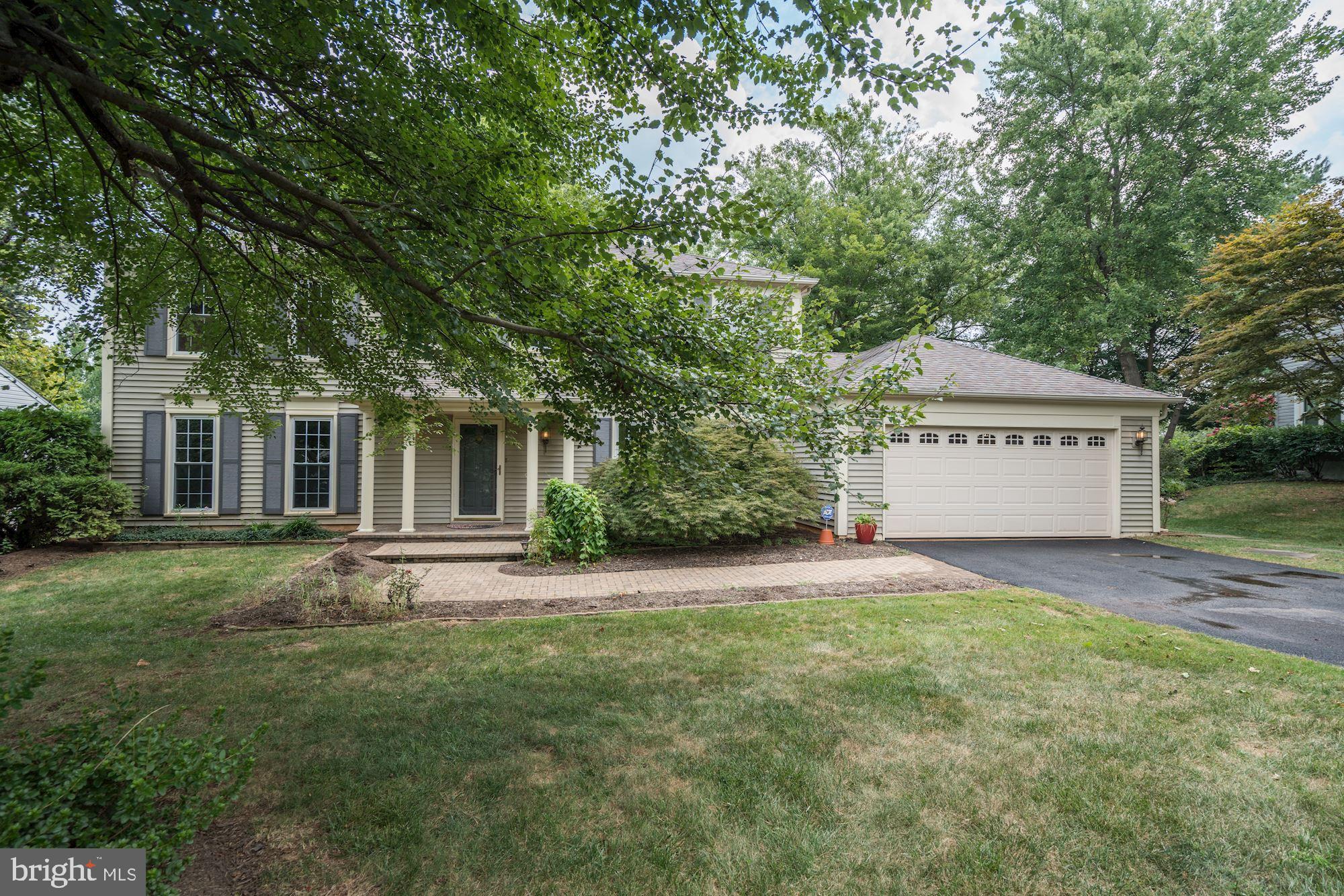 5 Clapham Court Sterling, VA 20165 - Photo 1 of 16 Gallery Image 1