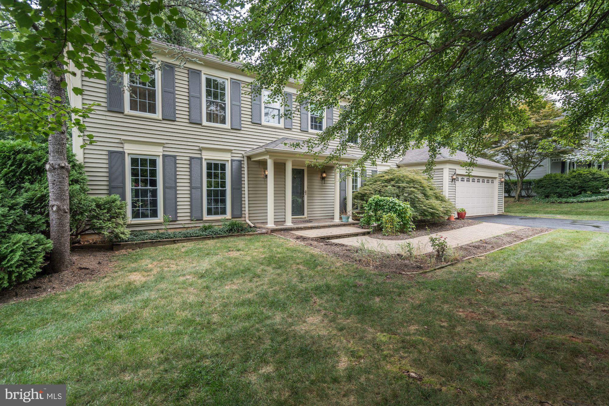 5 Clapham Court Sterling, VA 20165 - Photo 2 of 16 Gallery Image 2