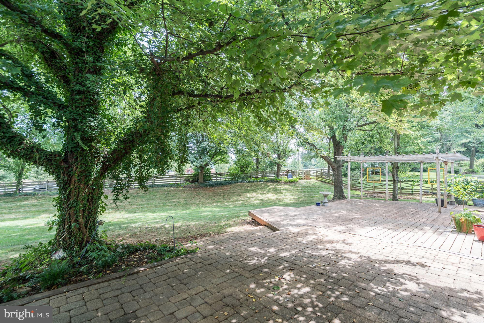 5 Clapham Court Sterling, VA 20165 - Photo 15 of 16 Fenced Back yard with brick patio