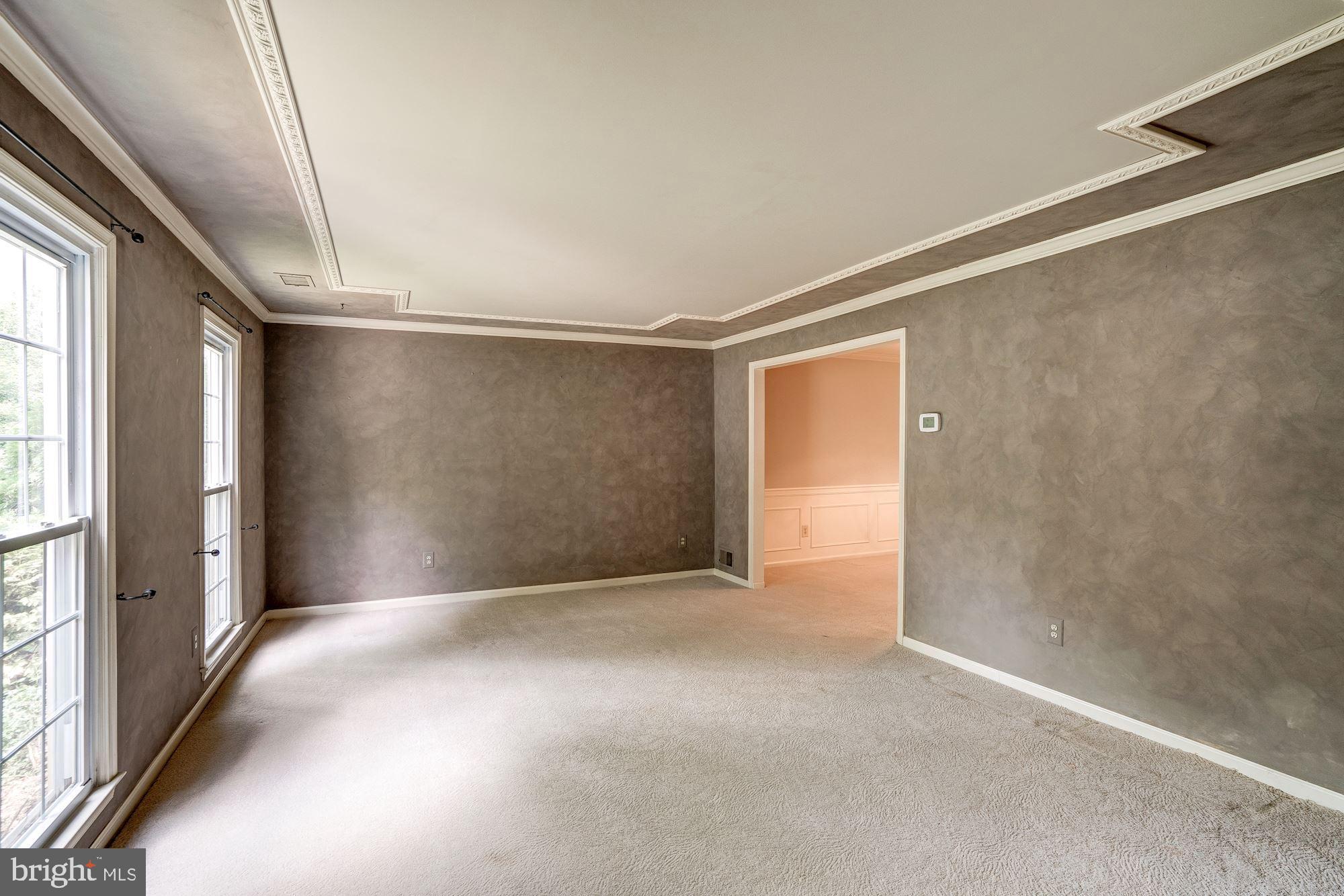 5 Clapham Court Sterling, VA 20165 - Photo 6 of 16 Living Room with Dining Room Access