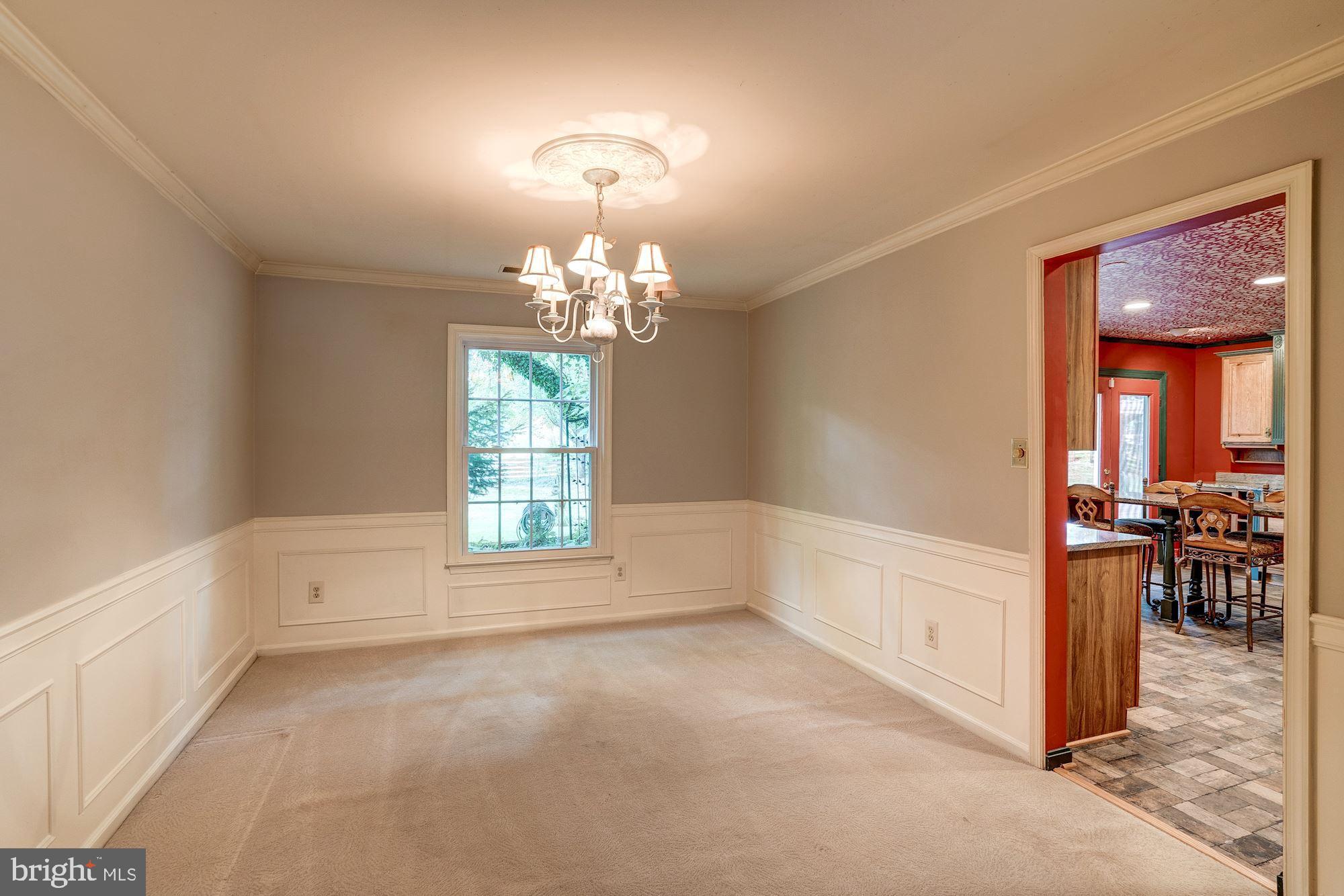 5 Clapham Court Sterling, VA 20165 - Photo 8 of 16 Dining Room with Kitchen Access