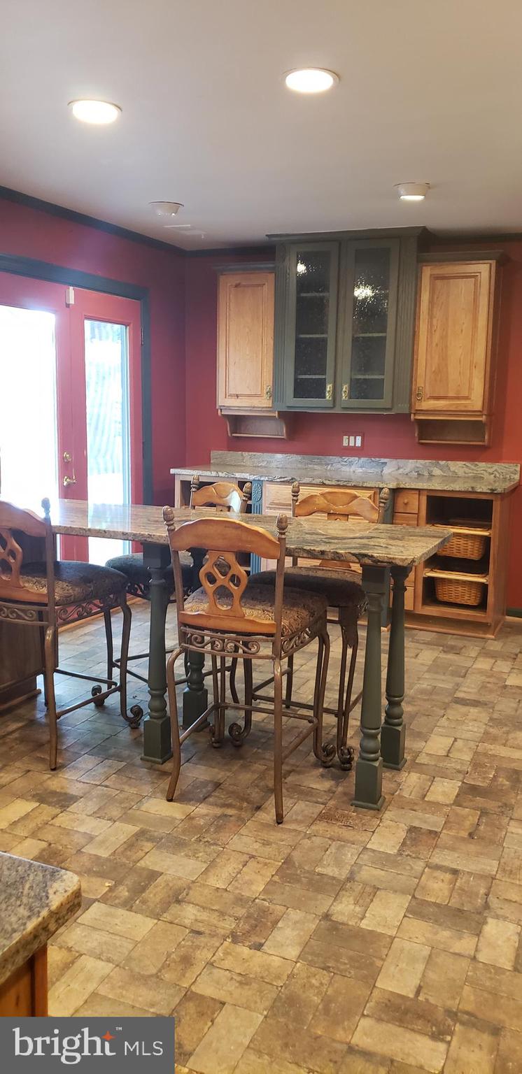 5 Clapham Court Sterling, VA 20165 - Photo 10 of 16 Kit View/newer cabs, granite counters, new Floor.
