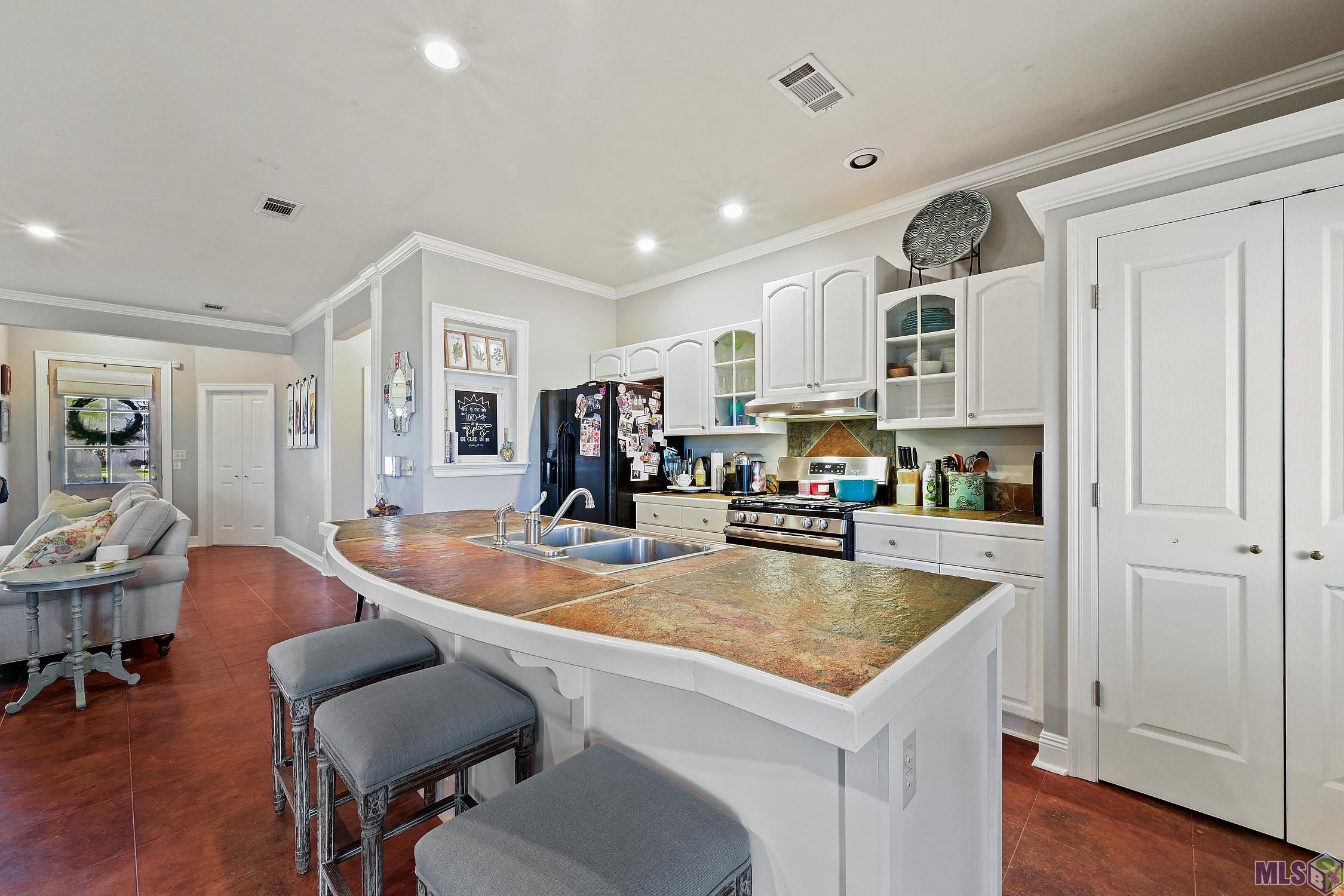 10228 Springwind Court Baton Rouge, LA 70810 - Photo 8 of 21