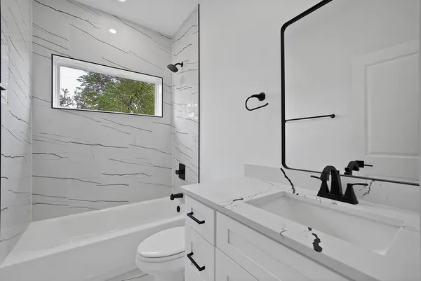 $2,575 | 3415 Wendelkin Street, Dallas, TX 75215