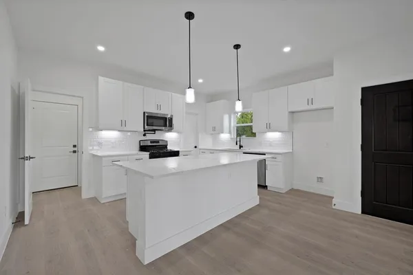 $2,575 | 3415 Wendelkin Street, Dallas, TX 75215