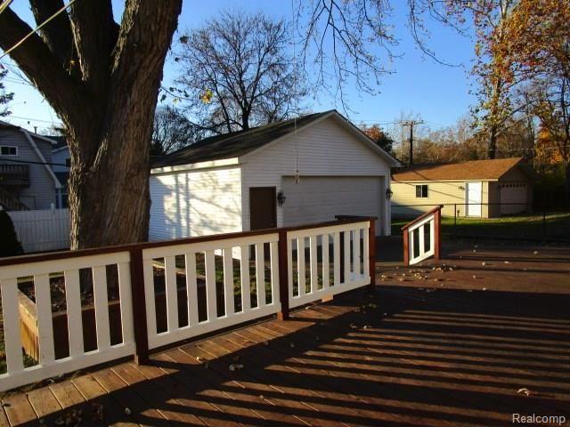 17229 Rougeway Street Livonia, MI 48152 - Photo 25 of 27 IMG_2516.JPG