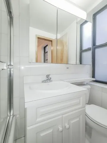 $2,000 | 214 East 51st Street, Unit 5H | Midtown East