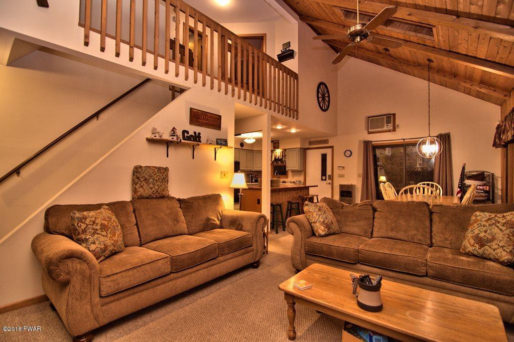 2971 Wedge Road Lake Ariel, PA 18436 - Photo 11 of 44 Living Room