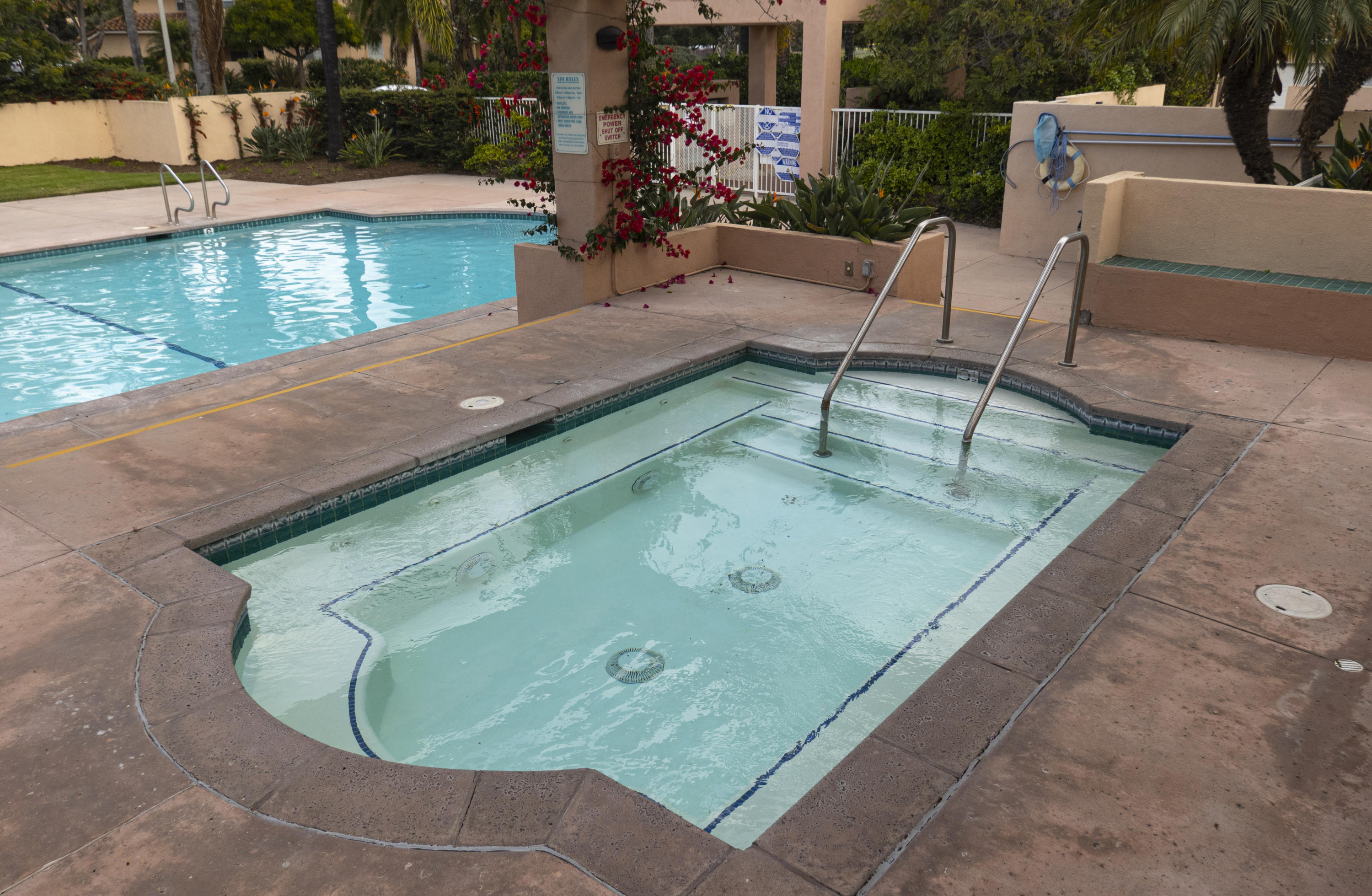 322 La Salle Road Goleta, CA 93117 - Photo 25 of 28 Jacuzzi Common Area