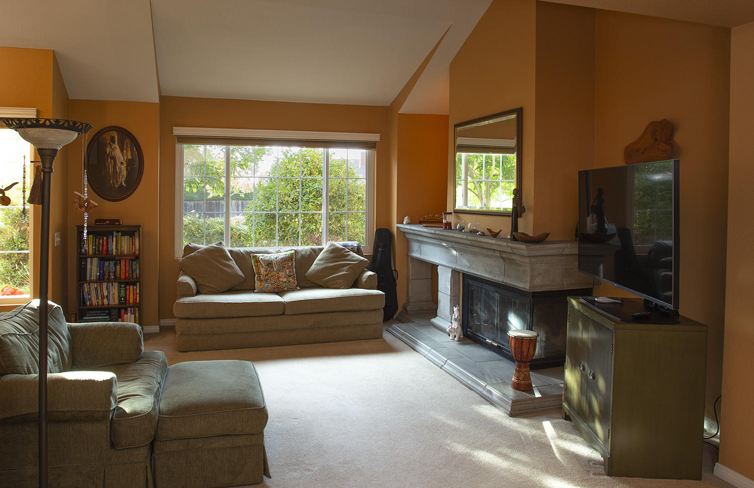 322 La Salle Road Goleta, CA 93117 - Photo 6 of 28 Living room