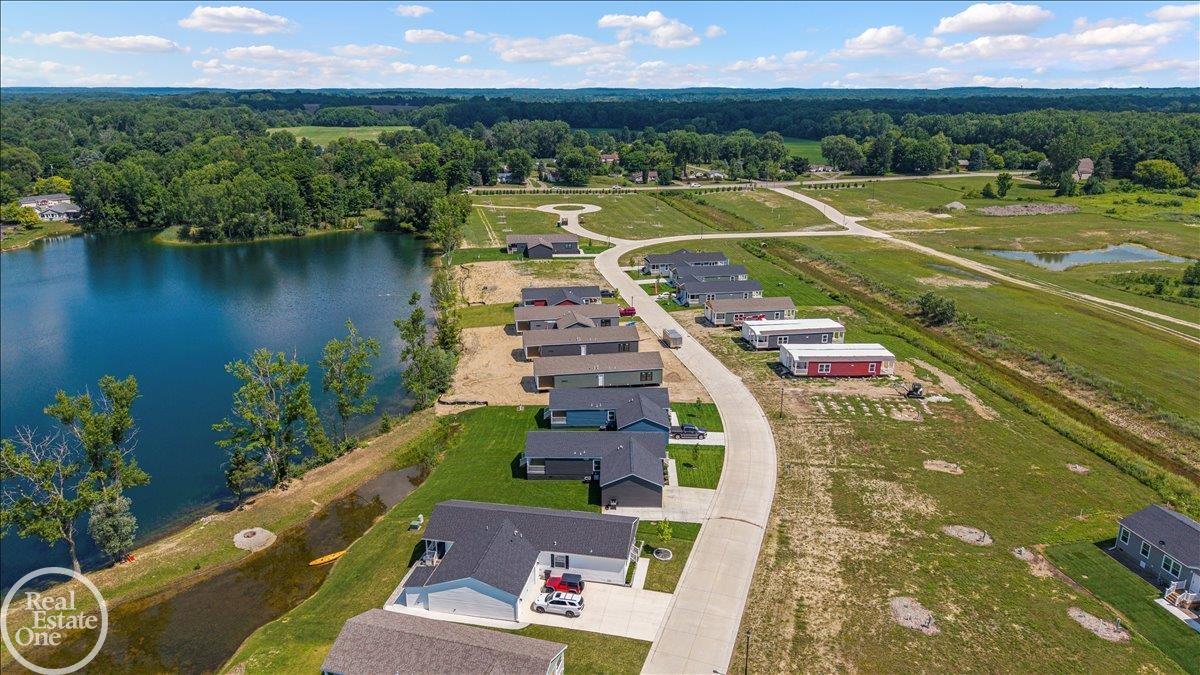 184 Riviera Drive Lapeer, MI 48446 - Photo 31 of 35 50214279-febe3d48-dbb0-4a6c-a09f-37508f2e3530.JPG
