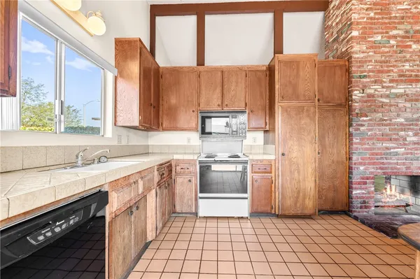 $749,999 | 9002 Scott Street, Bellflower, CA 90706