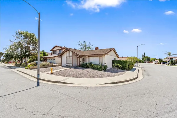 $749,999 | 9002 Scott Street, Bellflower, CA 90706
