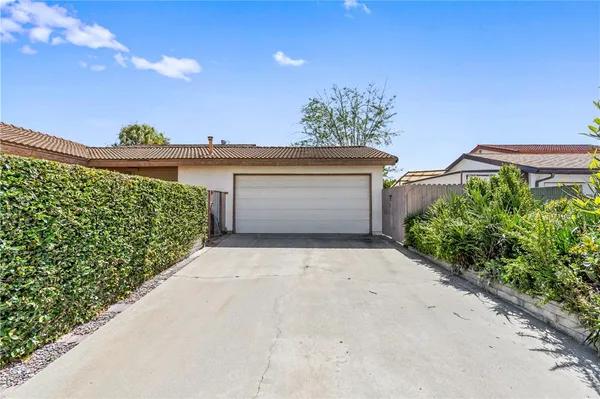 $749,999 | 9002 Scott Street, Bellflower, CA 90706