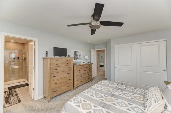 $379,900 | 126 Kingsport Drive, South Elgin, IL 60177