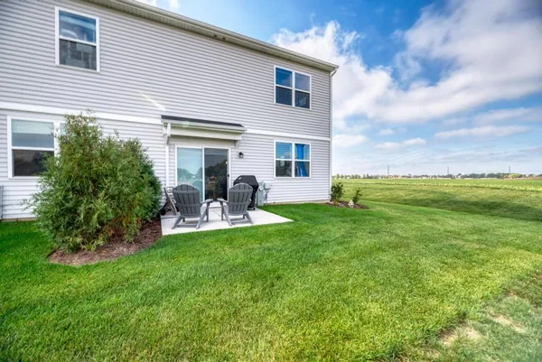 $379,900 | 126 Kingsport Drive, South Elgin, IL 60177