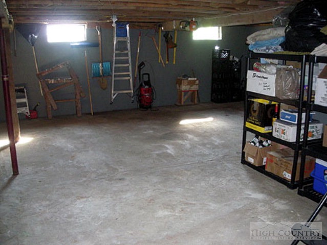 103 Dale Adams Road Sugar Grove, NC 28679 - Photo 3 of 16 Gallery Image 3