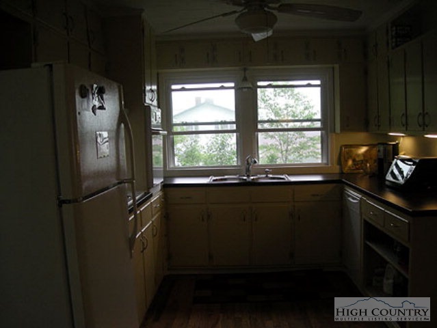 103 Dale Adams Road Sugar Grove, NC 28679 - Photo 9 of 16 Gallery Image 9