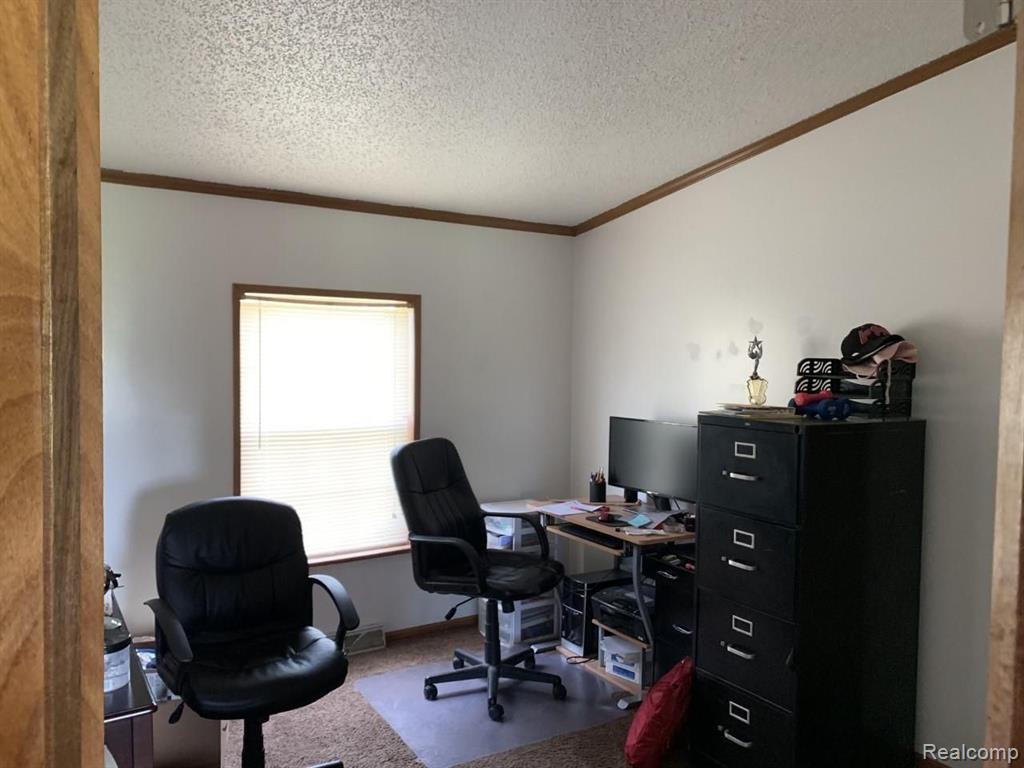 24201 Carleton West Road Belleville, MI 48111 - Photo 16 of 19 Gallery Image 16
