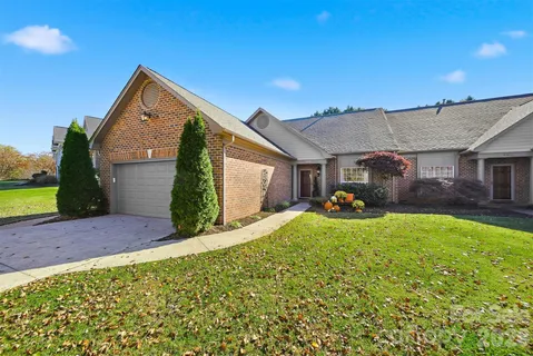 $499,900 | 4410 1st St Drive Northwest, Hickory, NC 28601