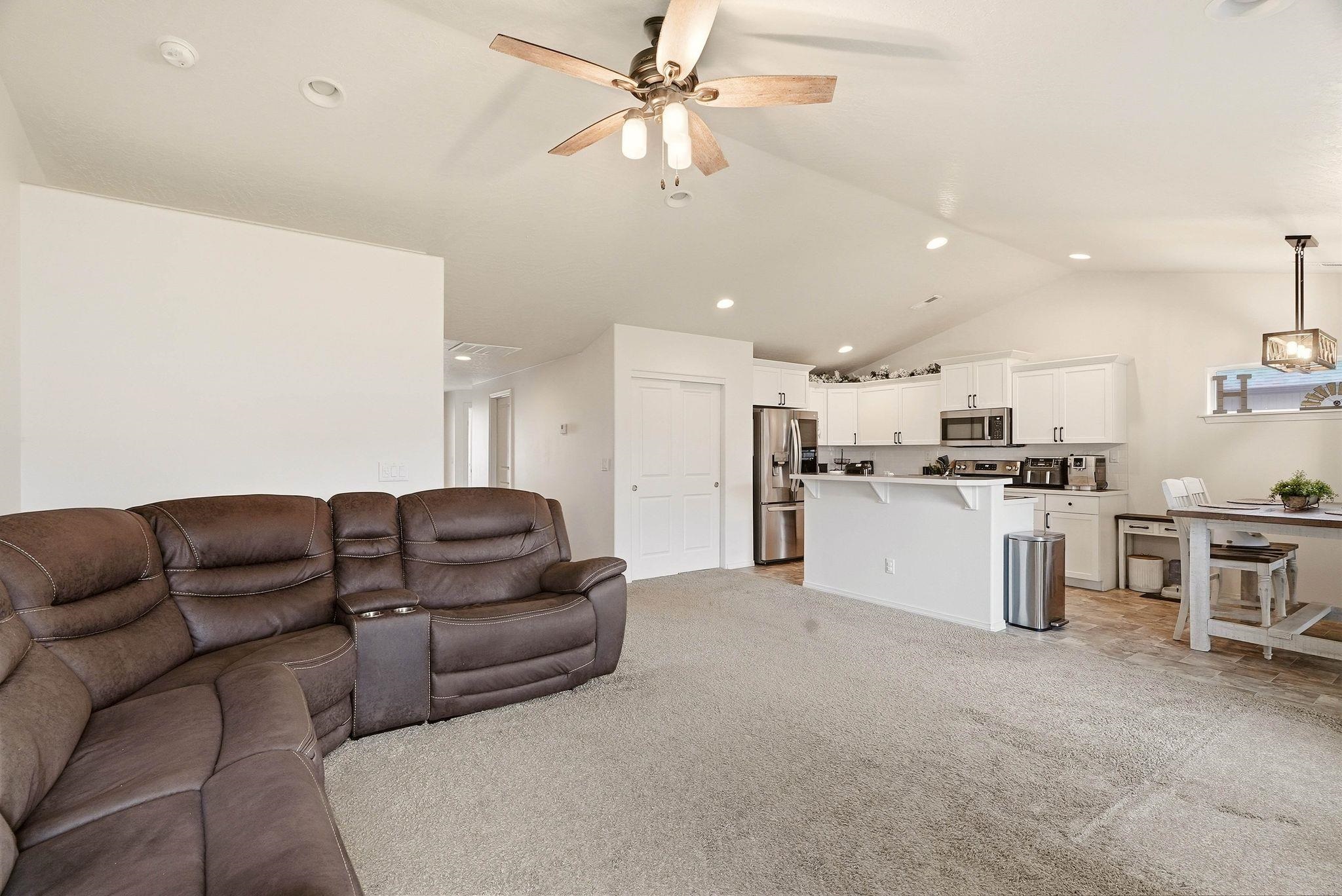 5508 South Sherri Lee Road Spokane, WA 99224 - Photo 4 of 16