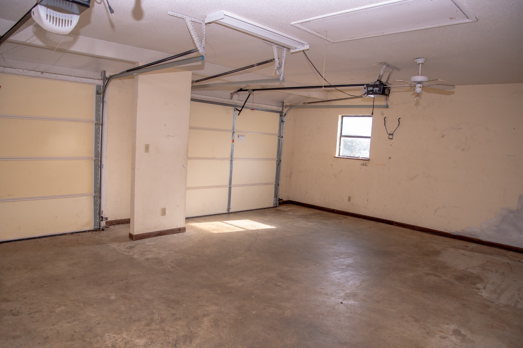 340 Jeff Road Northwest Huntsville, AL 35806 - Photo 17 of 18 a view of a garage