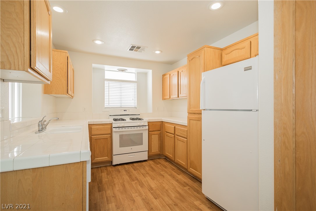 7254 Dicentra Road Las Vegas, NV 89113 - Photo 9 of 20