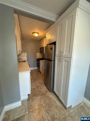 $2,700 | 166 Grand Avenue, Unit D7, Englewood, NJ 07631