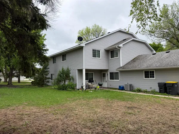 $239,900 | 1622 Pleasant View Drive, Unit C, North Mankato, MN 56003