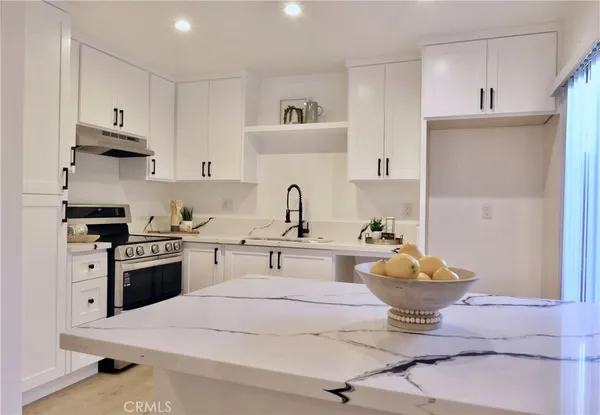 $459,000 | 7300 Lennox Avenue, Unit J3, Van Nuys, CA 91405
