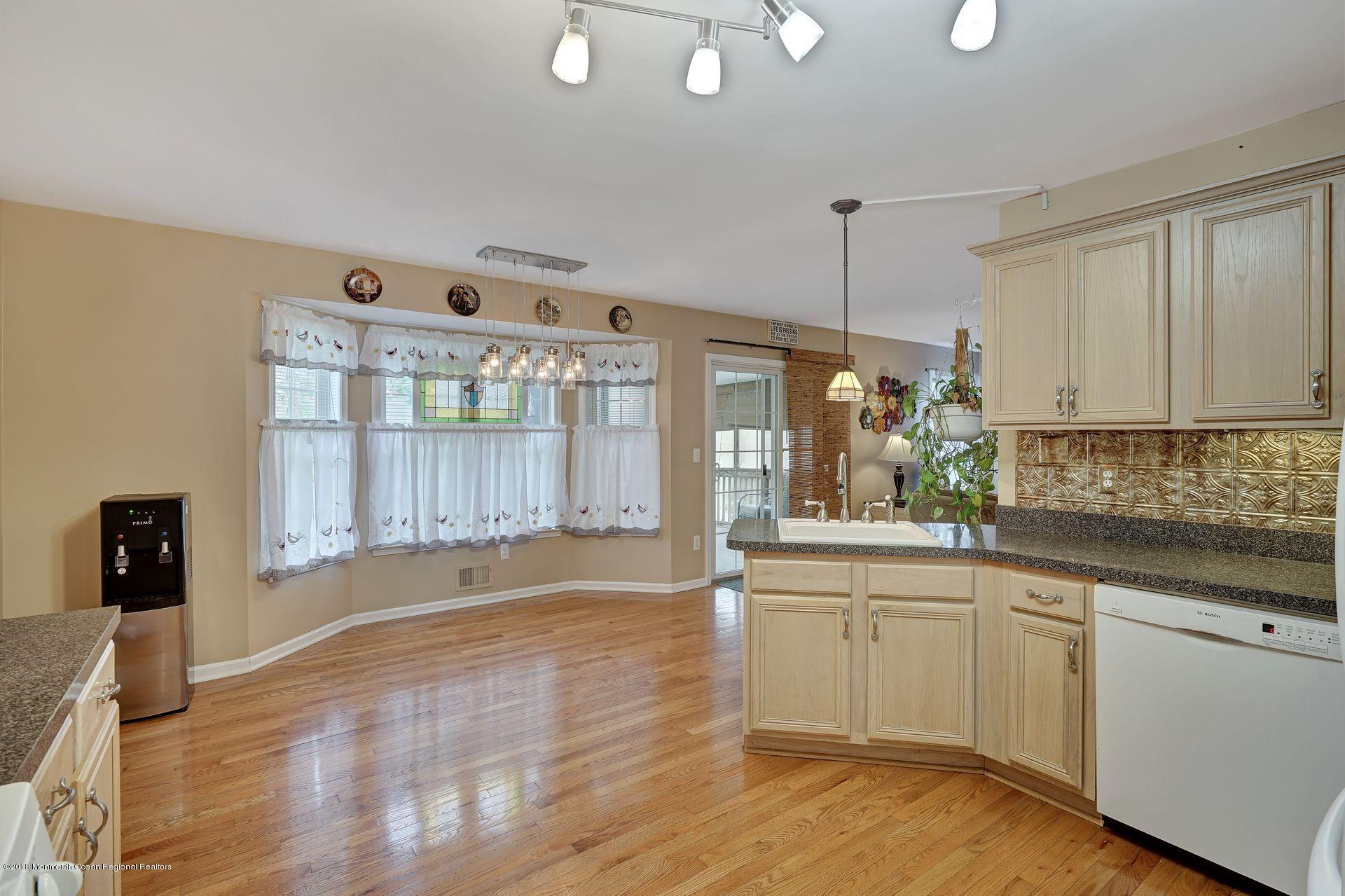 176 Bowsprit Road Manahawkin, NJ 08050 - Photo 16 of 35 22