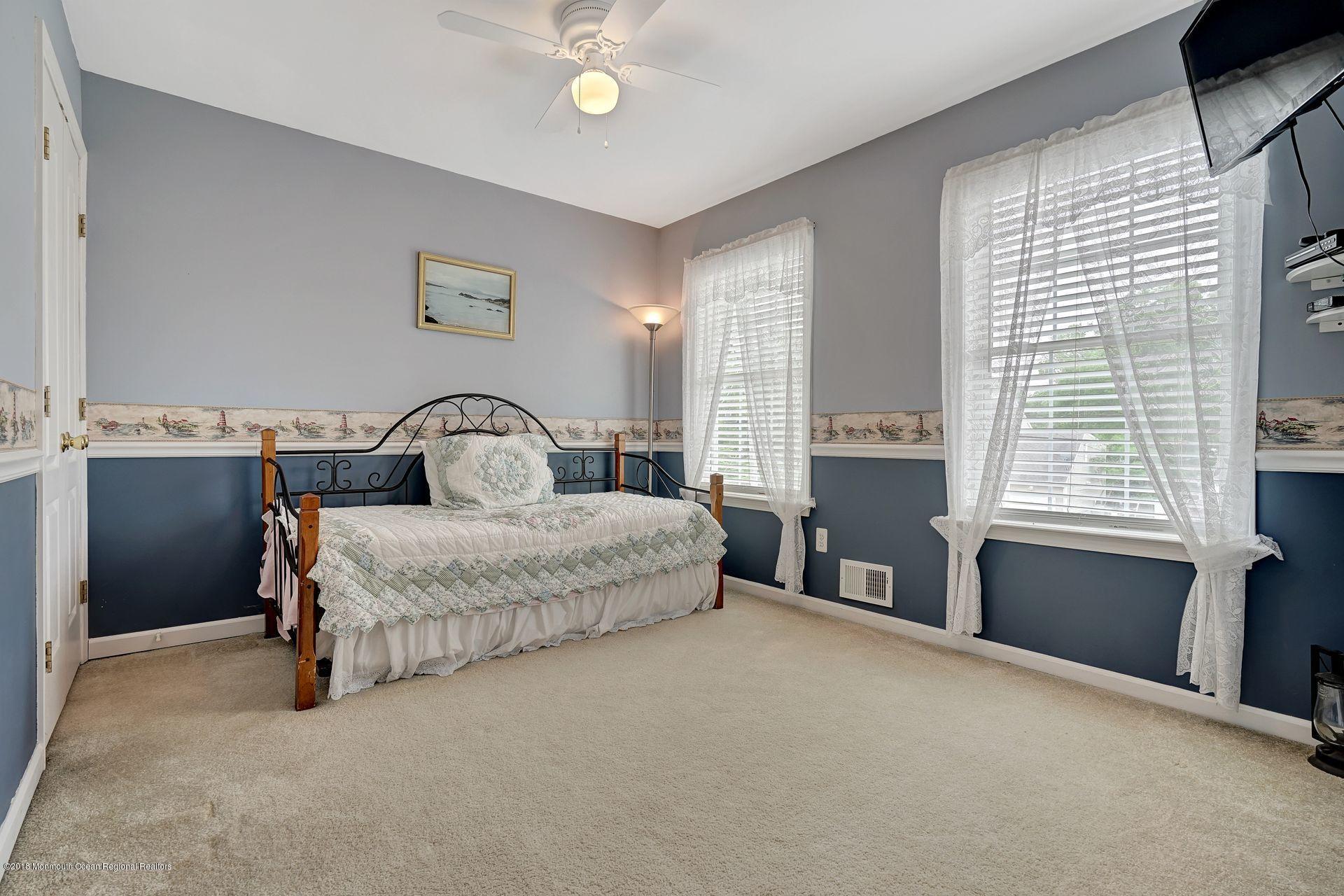 176 Bowsprit Road Manahawkin, NJ 08050 - Photo 19 of 35 30
