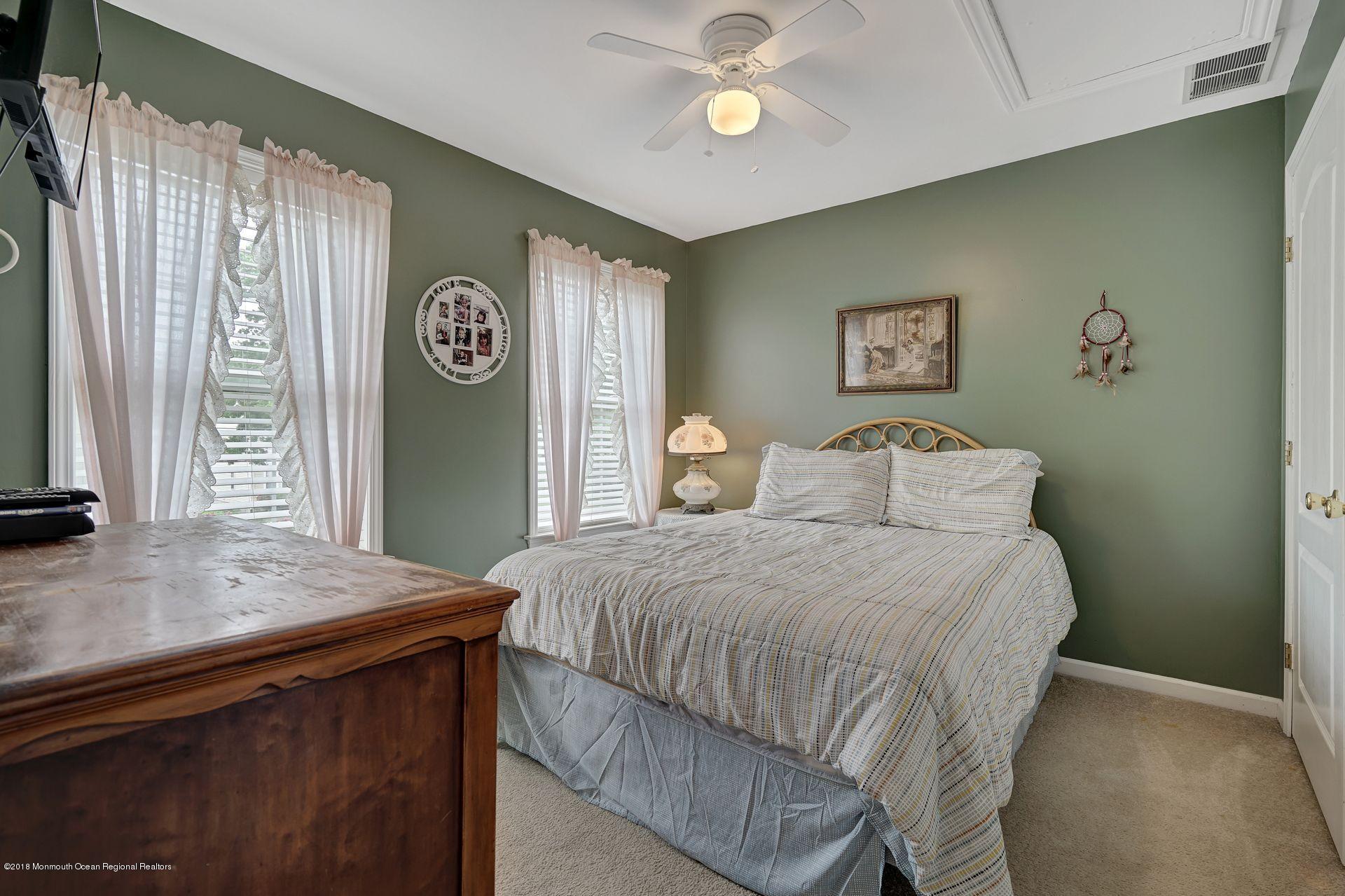 176 Bowsprit Road Manahawkin, NJ 08050 - Photo 20 of 35 31