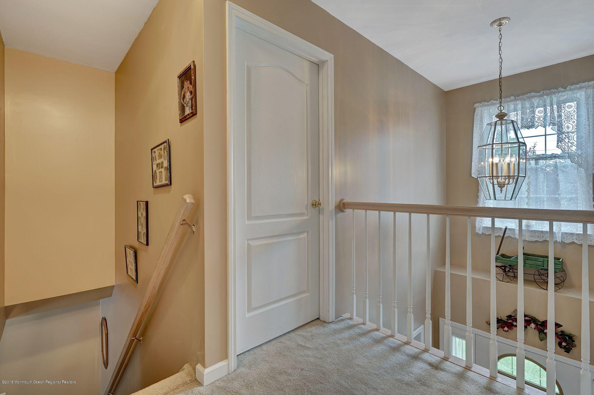 176 Bowsprit Road Manahawkin, NJ 08050 - Photo 21 of 35 32