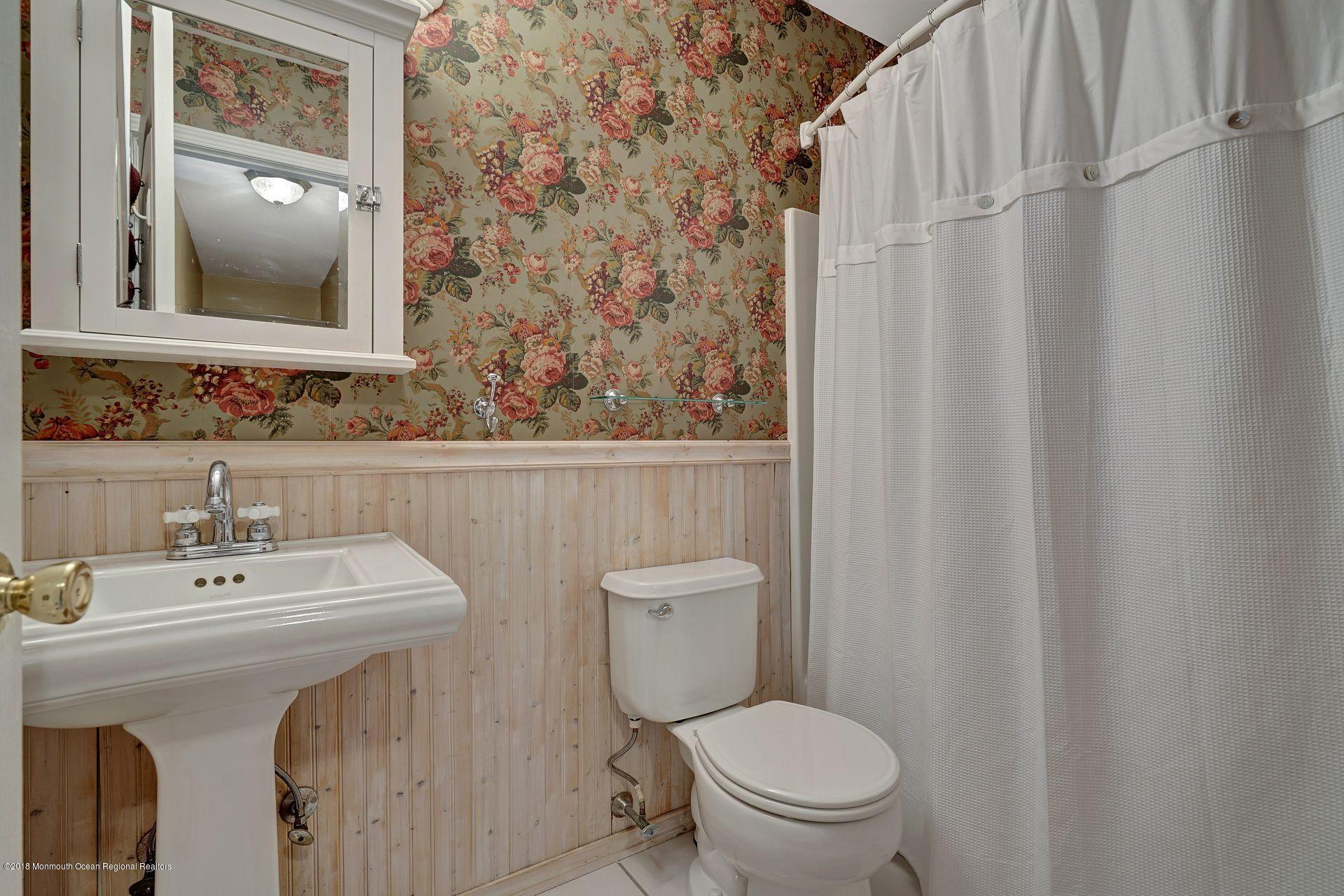176 Bowsprit Road Manahawkin, NJ 08050 - Photo 22 of 35 33