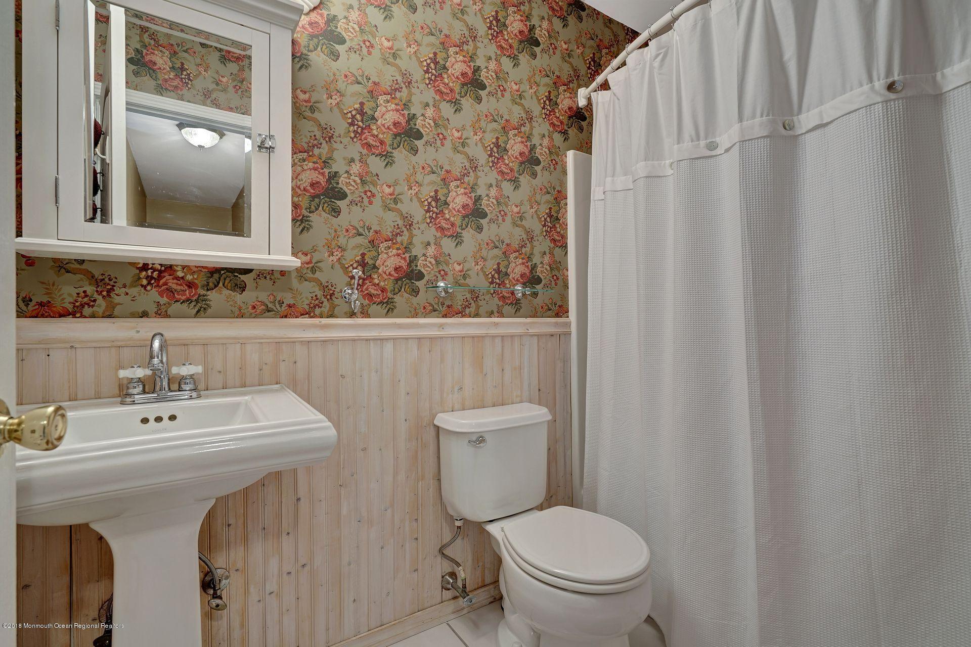 176 Bowsprit Road Manahawkin, NJ 08050 - Photo 28 of 35 33