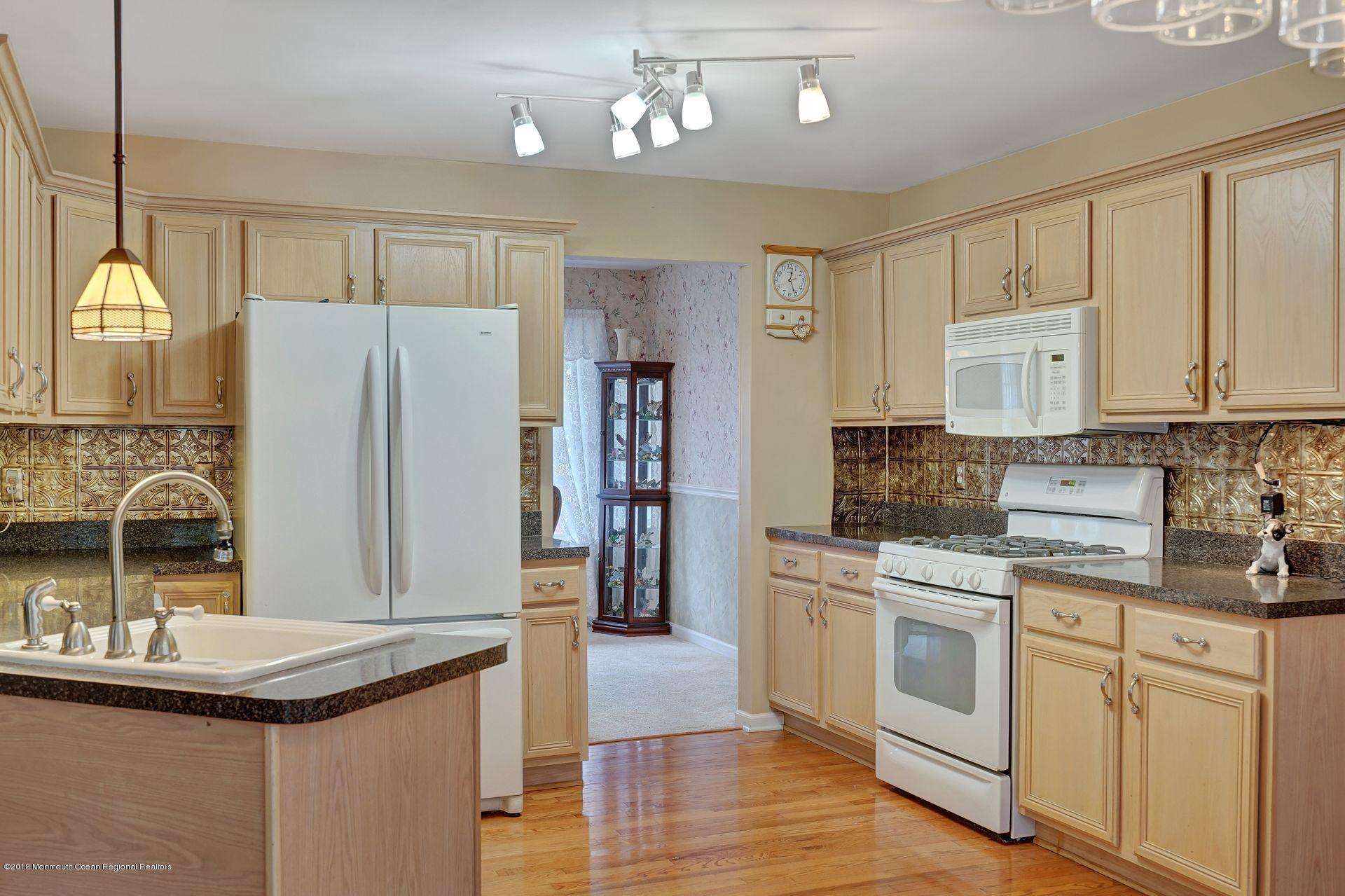 176 Bowsprit Road Manahawkin, NJ 08050 - Photo 5 of 35 17