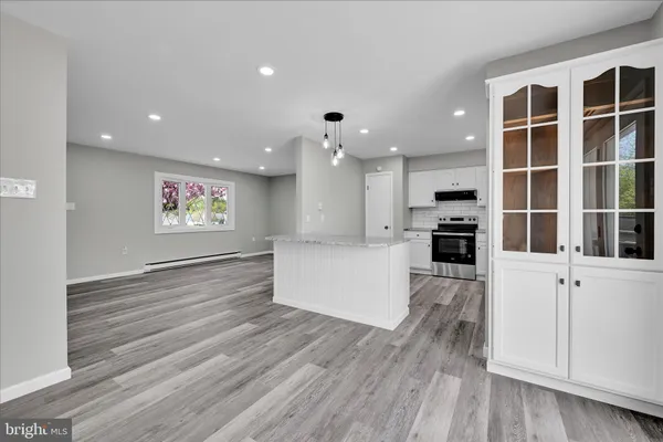 $389,900 | 902 Suellen Drive, Reading, PA 19605