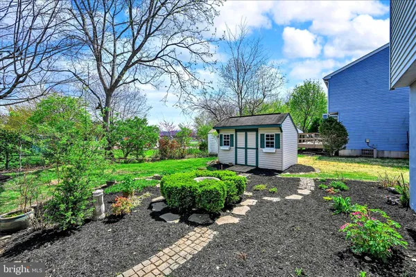 $389,900 | 902 Suellen Drive, Reading, PA 19605