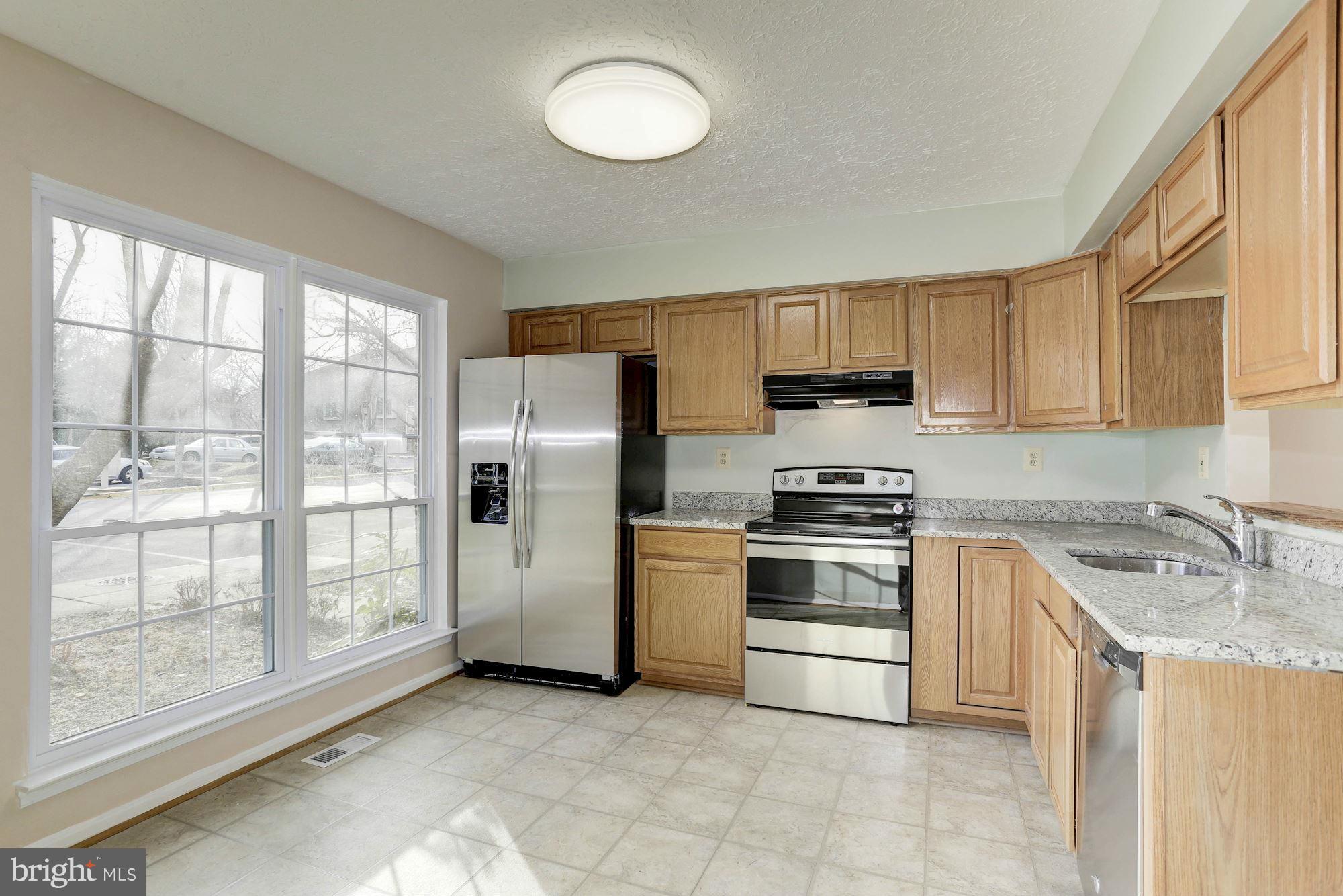 11317 Crescendo Place Silver Spring, MD 20901 - Photo 2 of 23 Kitchen