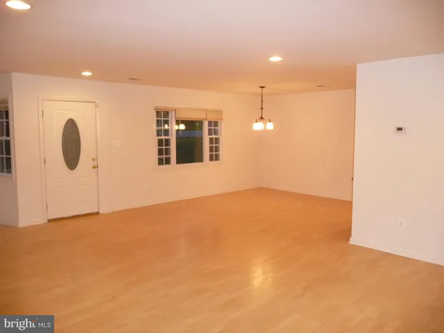 $4,195 | 3517 Forest Drive, Arlington, VA 22206